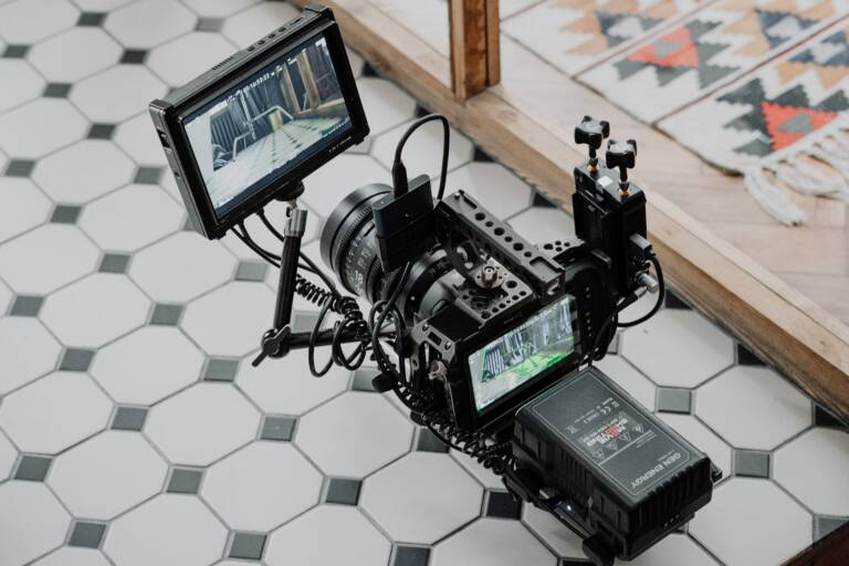 Bits of the 90’s hottest music videos